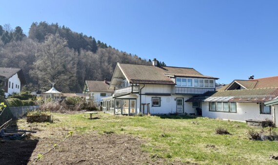 Baugrundstück mit Altbestand