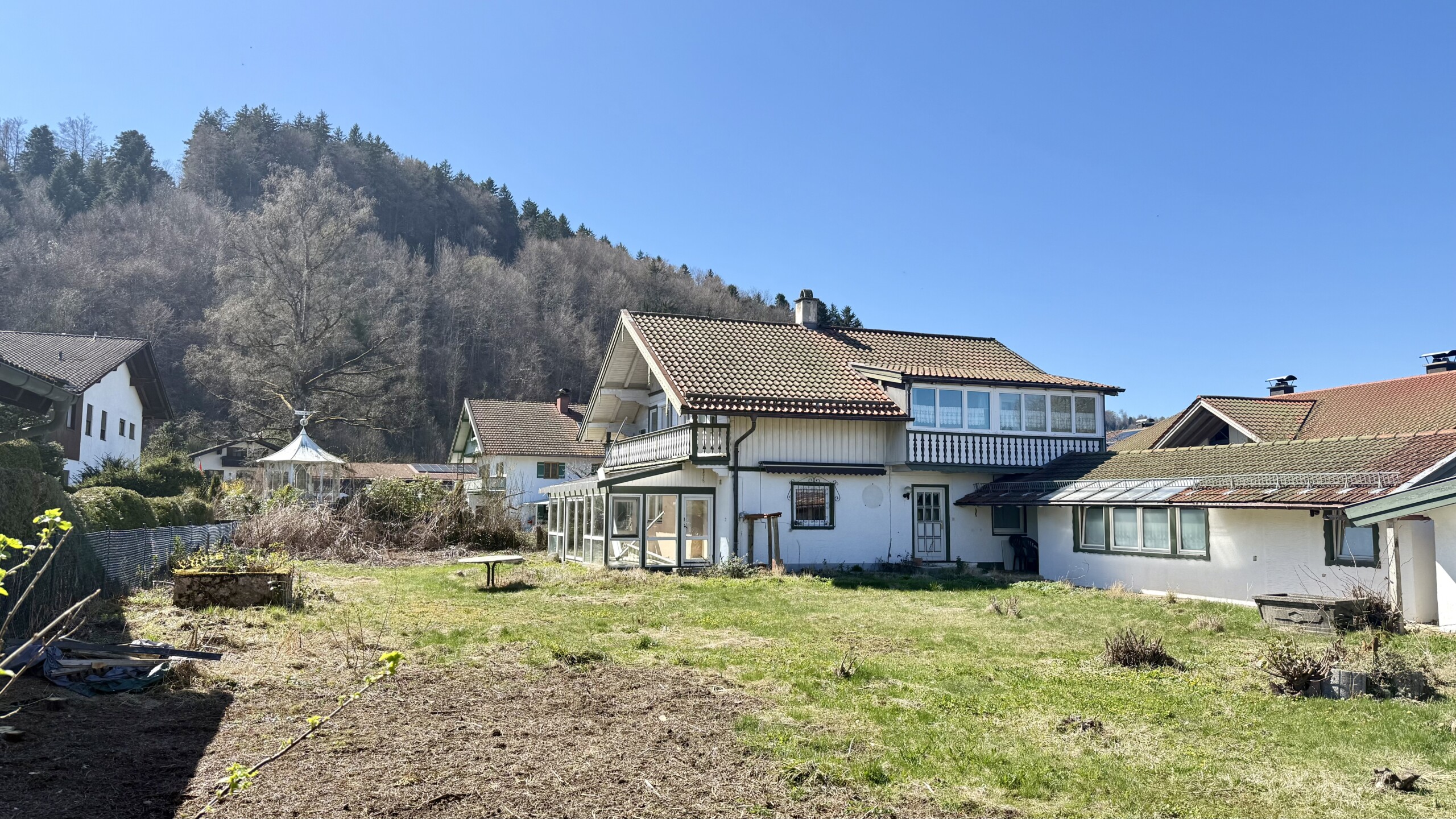 Baugrundstück mit Altbestand